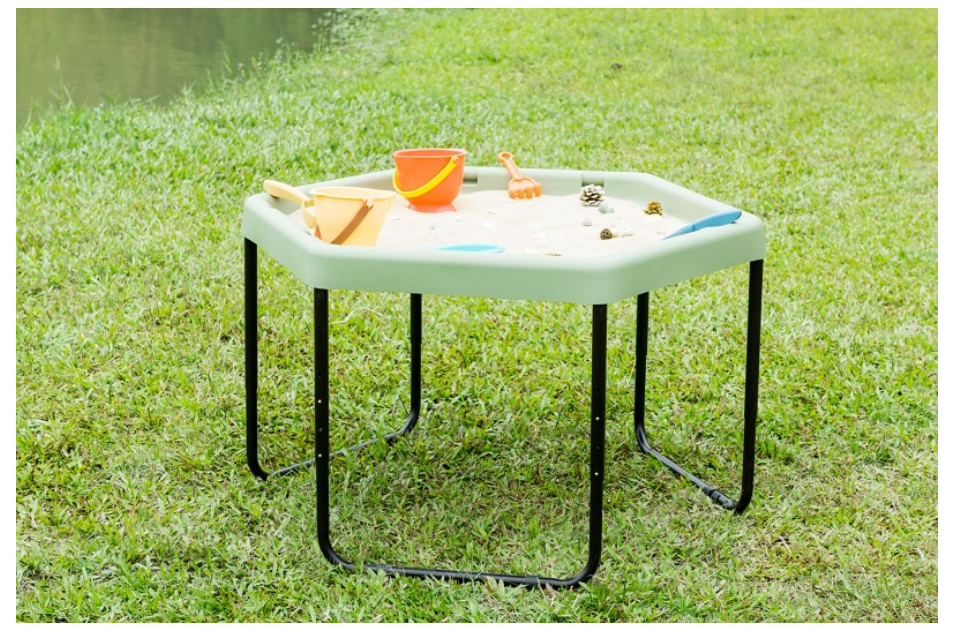 Sechseckiges Spielbrett salbeifarbig